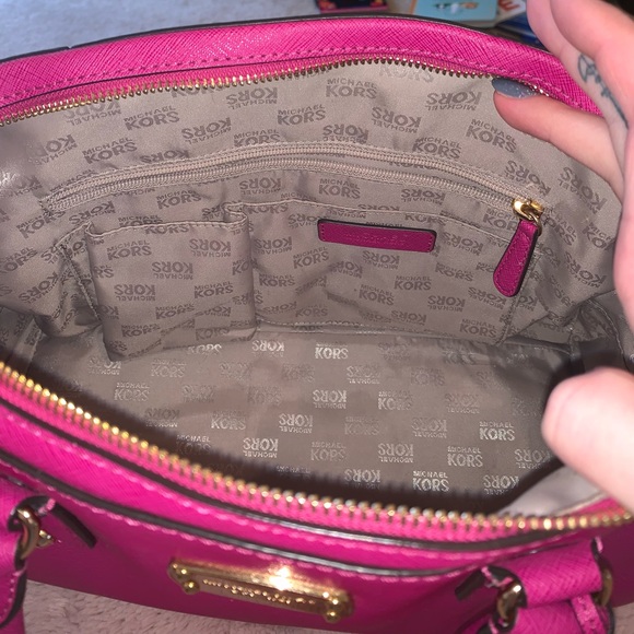 Michael kors satchel - Picture 6 of 6